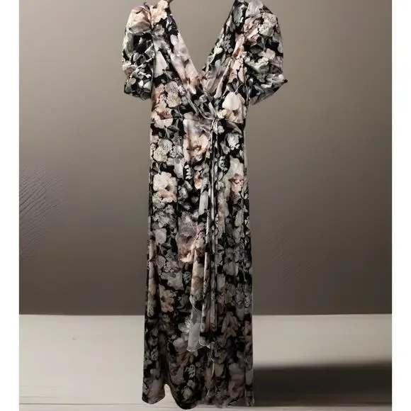 Sold - Picture 1 of 13